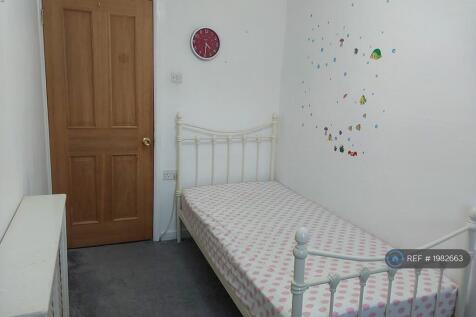 Single Bedroom On First Floor