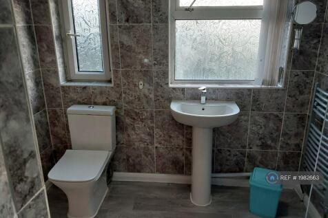 Common Bathroom 