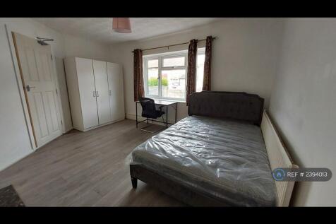 Double Bedroom On Ground Floor