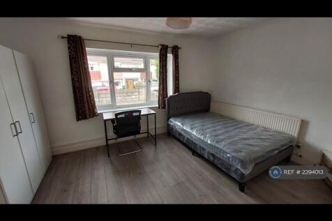 Double Bedroom On Ground Floor
