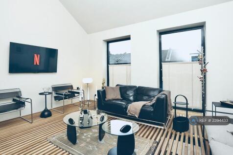 1st Floor Living