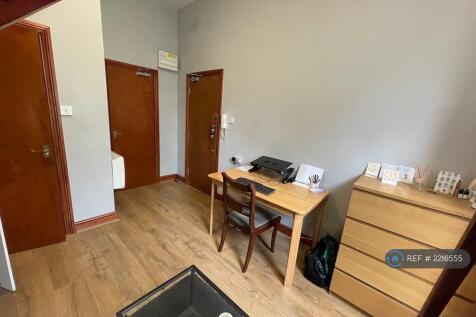 Living Area/Work Desk