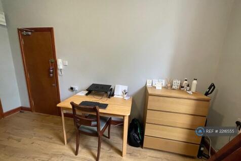 Living Area/Work Desk