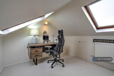 Versatile Third Bedroom/Office Space 