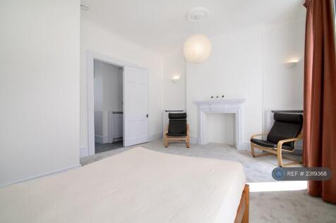 Studio Room