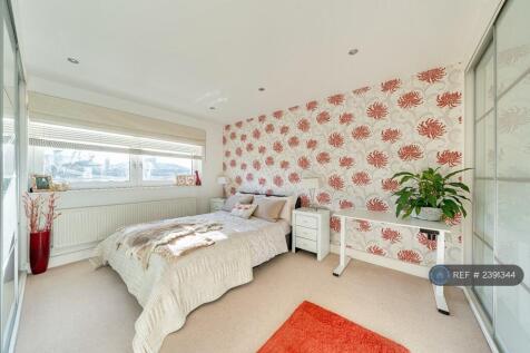 Principal Double Bedroom And Wardrobes