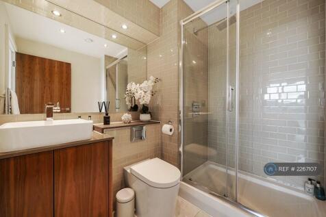 The Stunning En Suite With a Large Shower