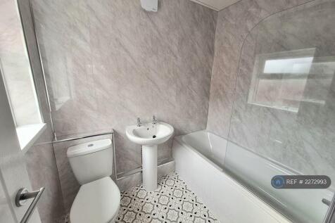 Family 3 Piece Bathroom Suite