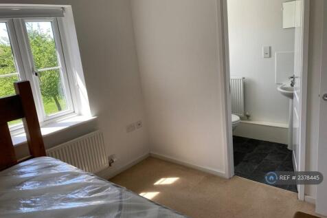 Master Bedroom En Suite