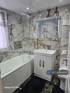 Double Bath Tub Ensuite