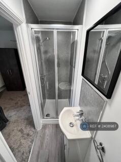 Modern New En-Suite Bathroom