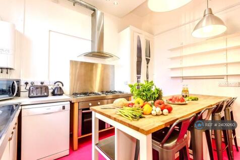 Kitchen 2 Dishwashers 2 Ovens 2 Gas Hobs Half a 