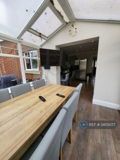 Lounge Dining Area Overlooking Garden. Awesome!