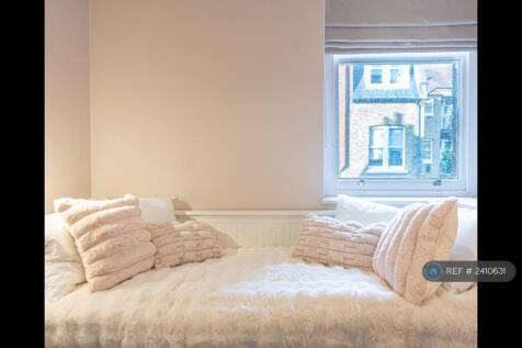 Fluffy Blankets And Cushions