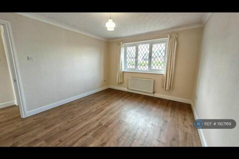 Principle Bedroom 2