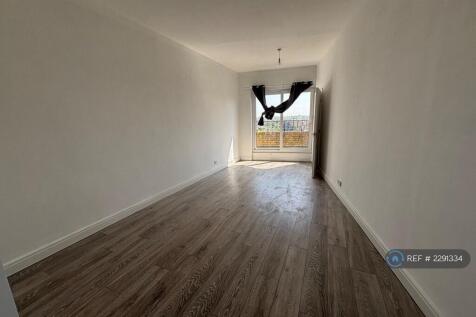 Large Double Room With Balcony