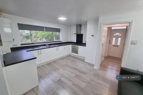 Spacious Kitchen Lounge Area