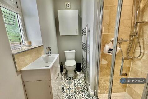 Bedroom 2 En-Suite