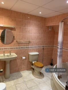 Master Bedroom En-Suite