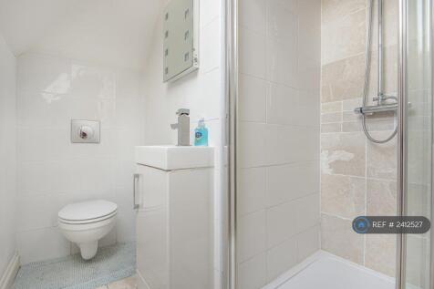 Bedroom 5 Ensuite