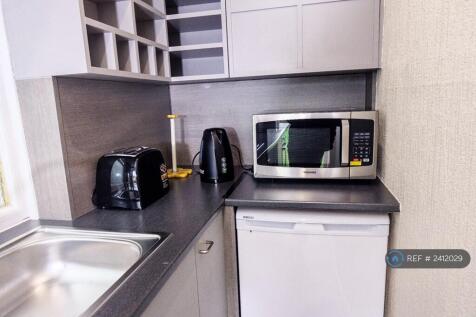 Fully Kitted Kitchen With White Goods