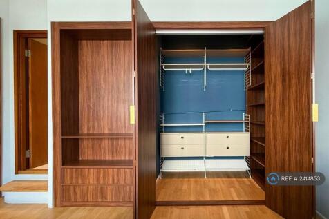 Primary Bedroom Walk-In Wardrobe