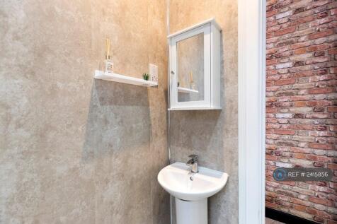 Bedroom 3&#39;s En-Suite