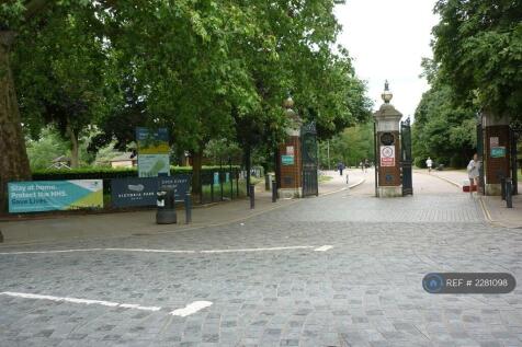 Victoria Park Entrance