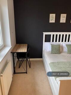 Room 3 (With En-Suite &amp; Walk-In Wardrobe)