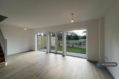 Living/Dining Area