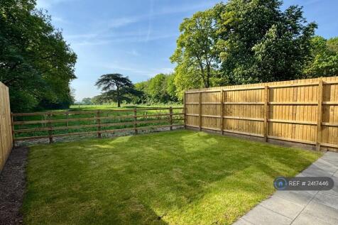 Private Garden &amp; Patio