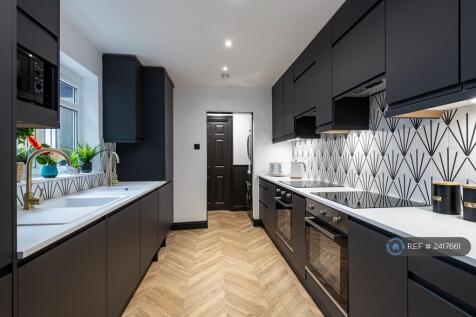 Shared Kitchen With Double Appliances