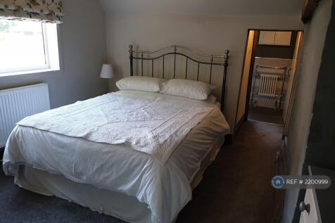 King-Size Bedroom Open Plan