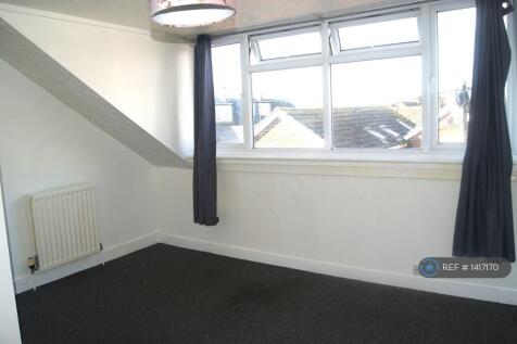 2nd Floor Bedroom At Front