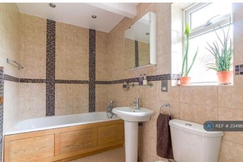 First Floor Family Bathroom View 2