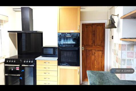 Newley Fitted Kitchen View 3