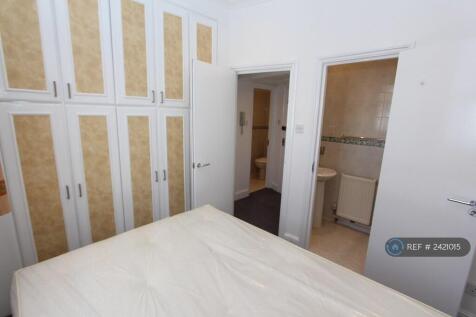 Bedroom With Fitted Wardrobes
