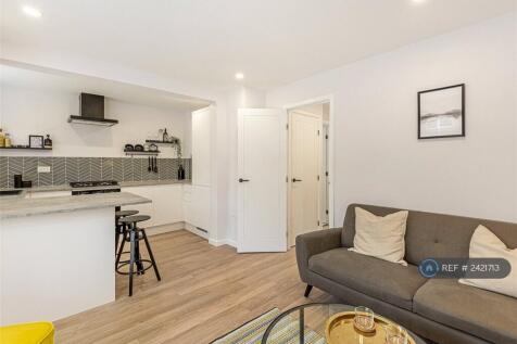 Bright And Spacious Kitchen Diner