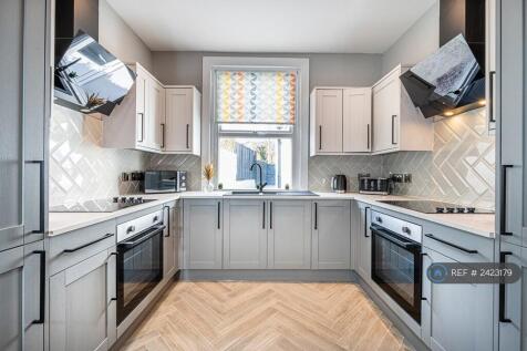 Communal Kitchen 