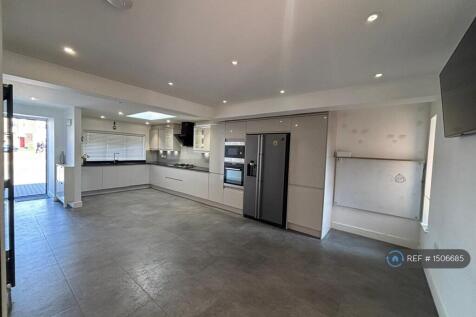 Open Kitchen &amp; Reception