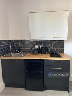 Bedroom 5 - Kitchenette 