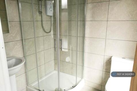 Master Bed Room En Suite Shower