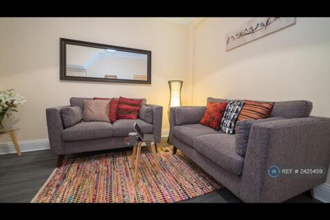 Lounge/Dining