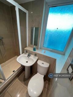 Bath 1 / En-Suite