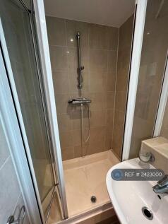 Bath 1 / En-Suite