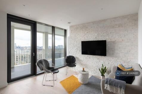 Light Filled Open Plan Living/Dining Area