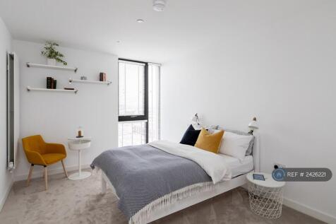 Large Master Bedroom With Built In Closets