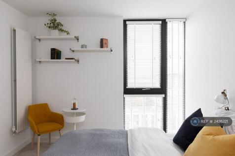 Large Master Bedroom With Built In Closets