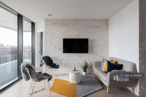 Light Filled Open Plan Living/Dining Area
