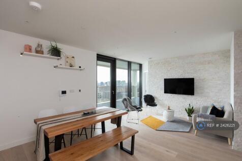 Light Filled Open Plan Living/Dining Area